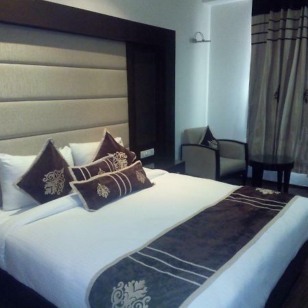 Bluemont Beacon Hotel New Delhi Гургаон Экстерьер фото