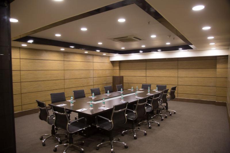 Bluemont Beacon Hotel New Delhi Гургаон Экстерьер фото