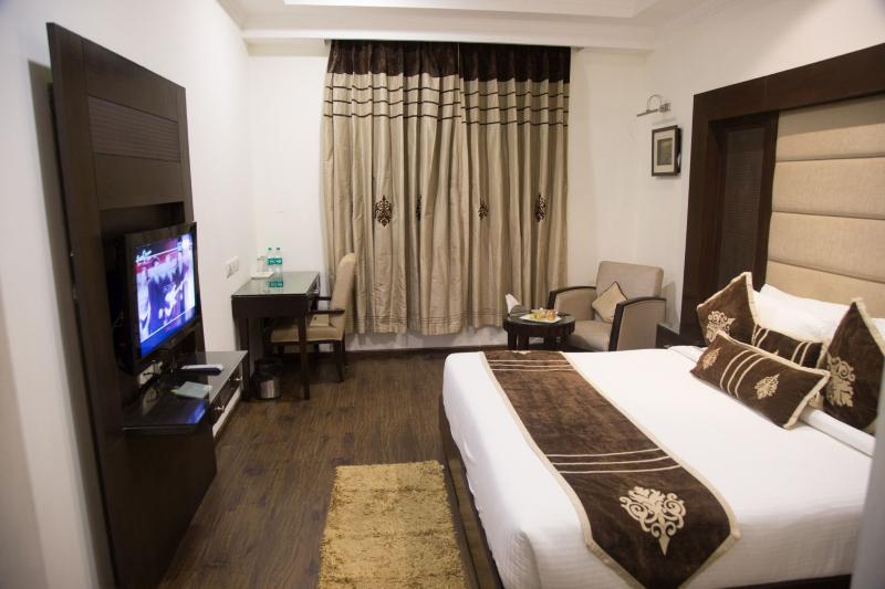 Bluemont Beacon Hotel New Delhi Гургаон Экстерьер фото