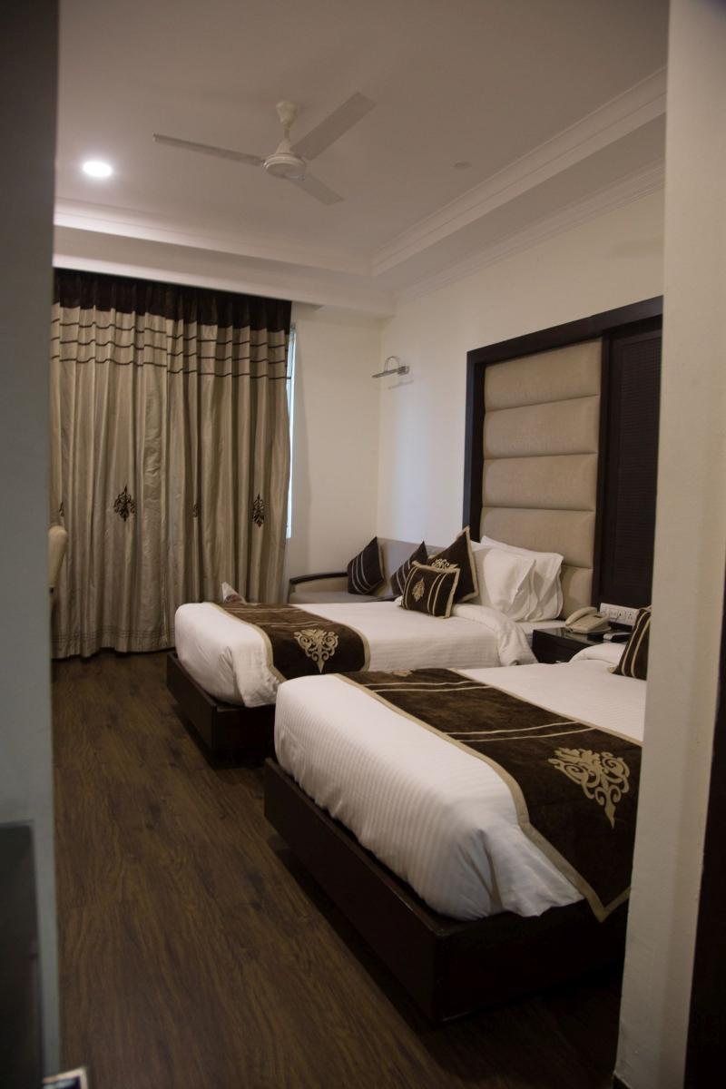Bluemont Beacon Hotel New Delhi Гургаон Экстерьер фото