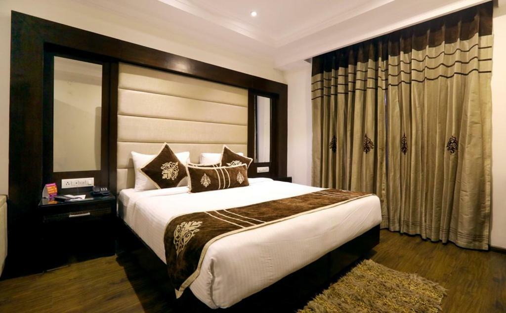 Bluemont Beacon Hotel New Delhi Гургаон Экстерьер фото
