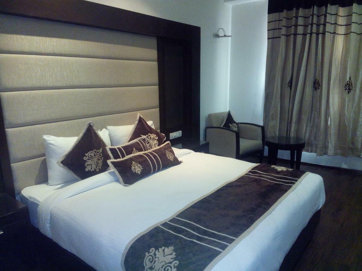 Bluemont Beacon Hotel New Delhi Гургаон Экстерьер фото