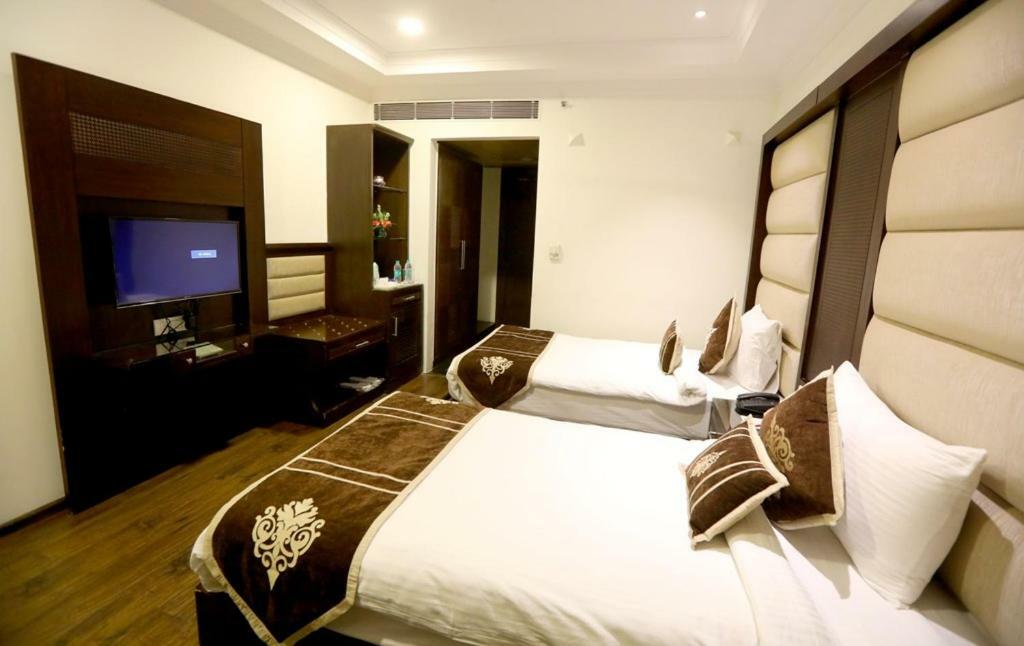 Bluemont Beacon Hotel New Delhi Гургаон Экстерьер фото