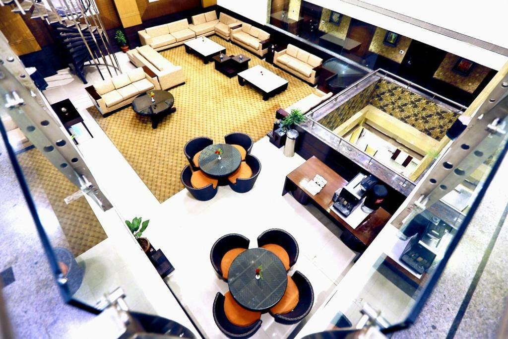 Bluemont Beacon Hotel New Delhi Гургаон Экстерьер фото