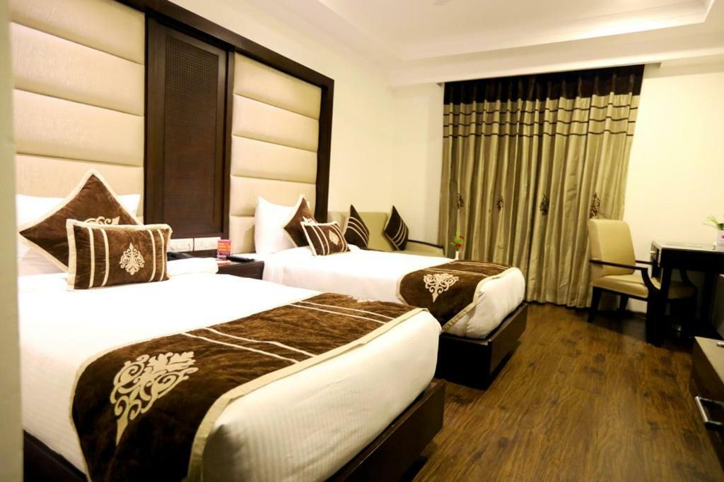 Bluemont Beacon Hotel New Delhi Гургаон Экстерьер фото