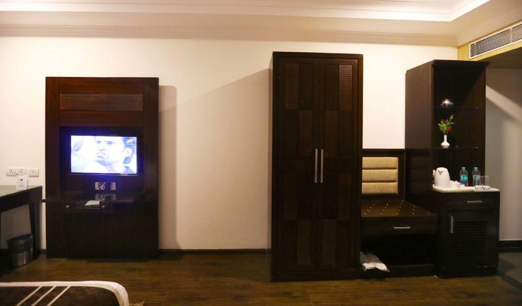 Bluemont Beacon Hotel New Delhi Гургаон Экстерьер фото