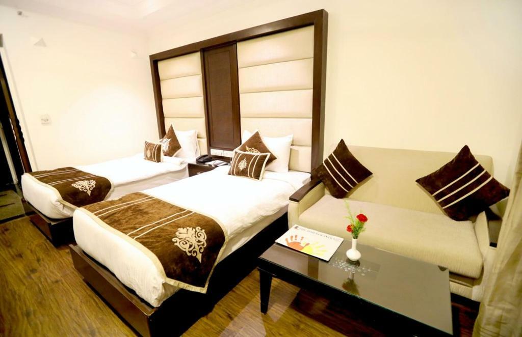 Bluemont Beacon Hotel New Delhi Гургаон Экстерьер фото