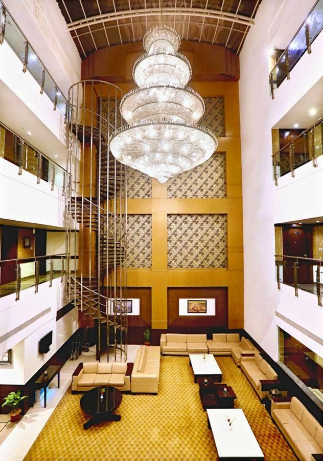 Bluemont Beacon Hotel New Delhi Гургаон Экстерьер фото